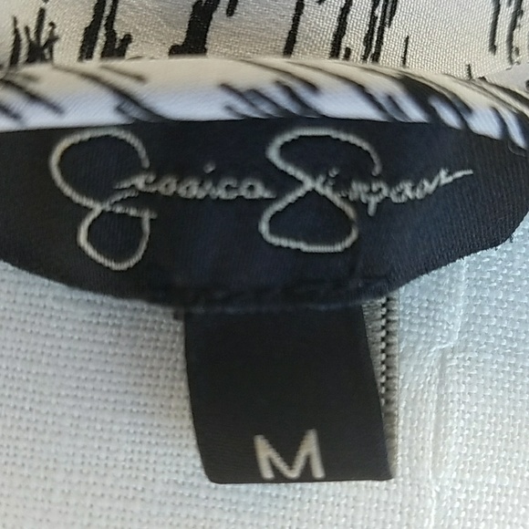 🆕️ Jessica Simpson Print Embroided Detail Romper - Picture 4 of 6